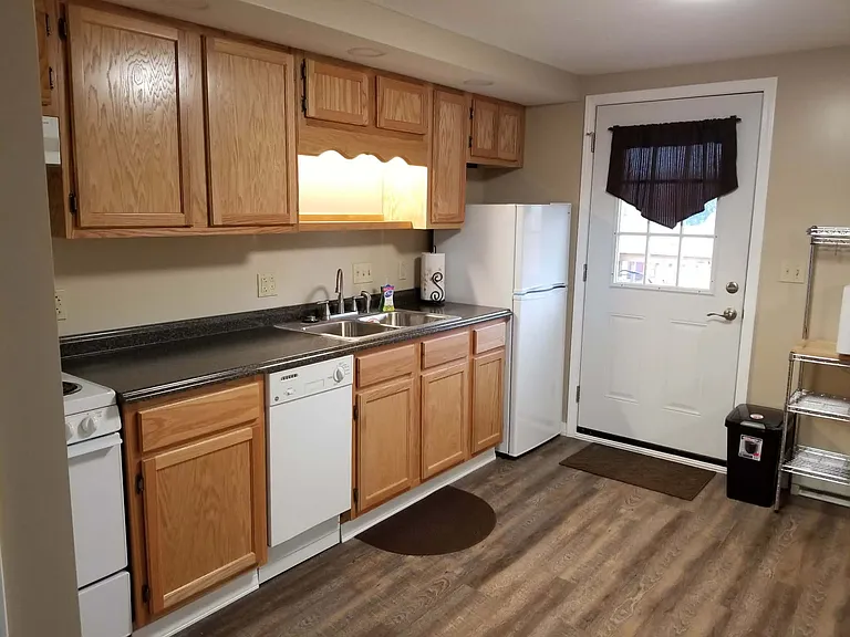 3456 University Ave — Photo 4