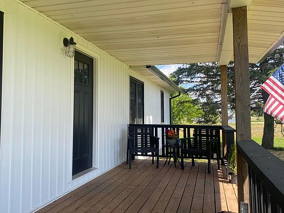 5th image of 33883 Winnemac Rd