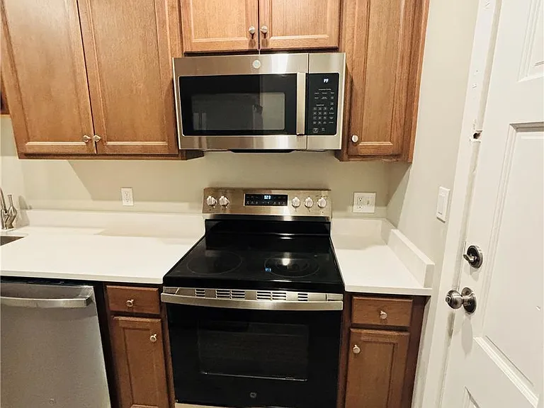 718 Linden St — Photo 5