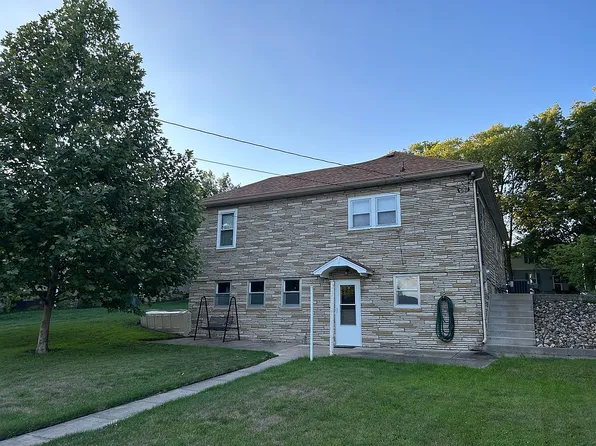 115 E 4th St, Spring Valley, IL 61362