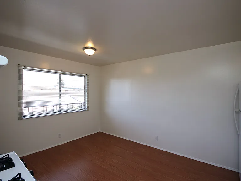 1005 S Marguerita Ave #E — Photo 7