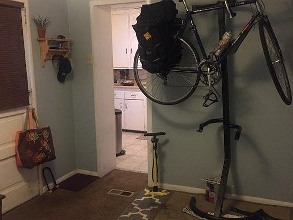 4th image of 1244 York St APT 1