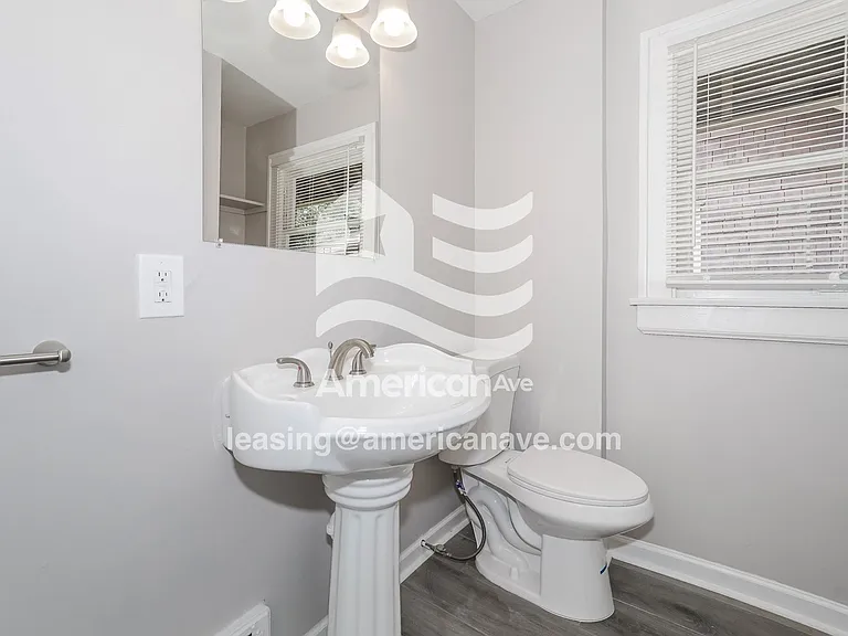 1846415_014_bathroom_12845510.jpg