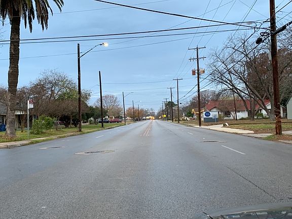 4th image of 2406 W Southcross Blvd