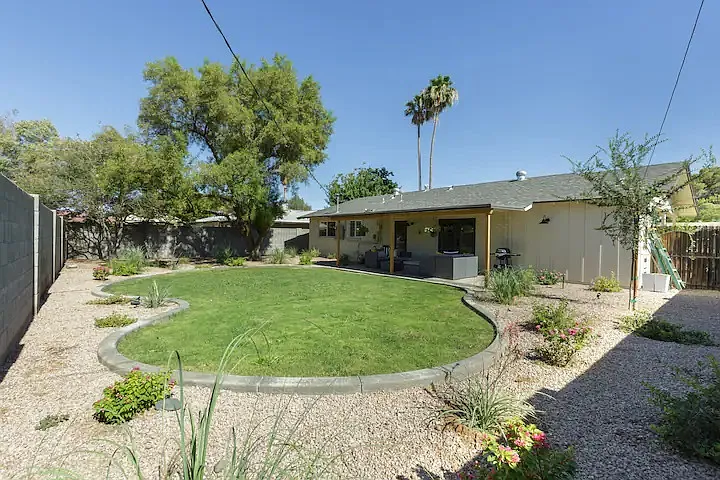8220 E Mitchell Dr — Photo 21