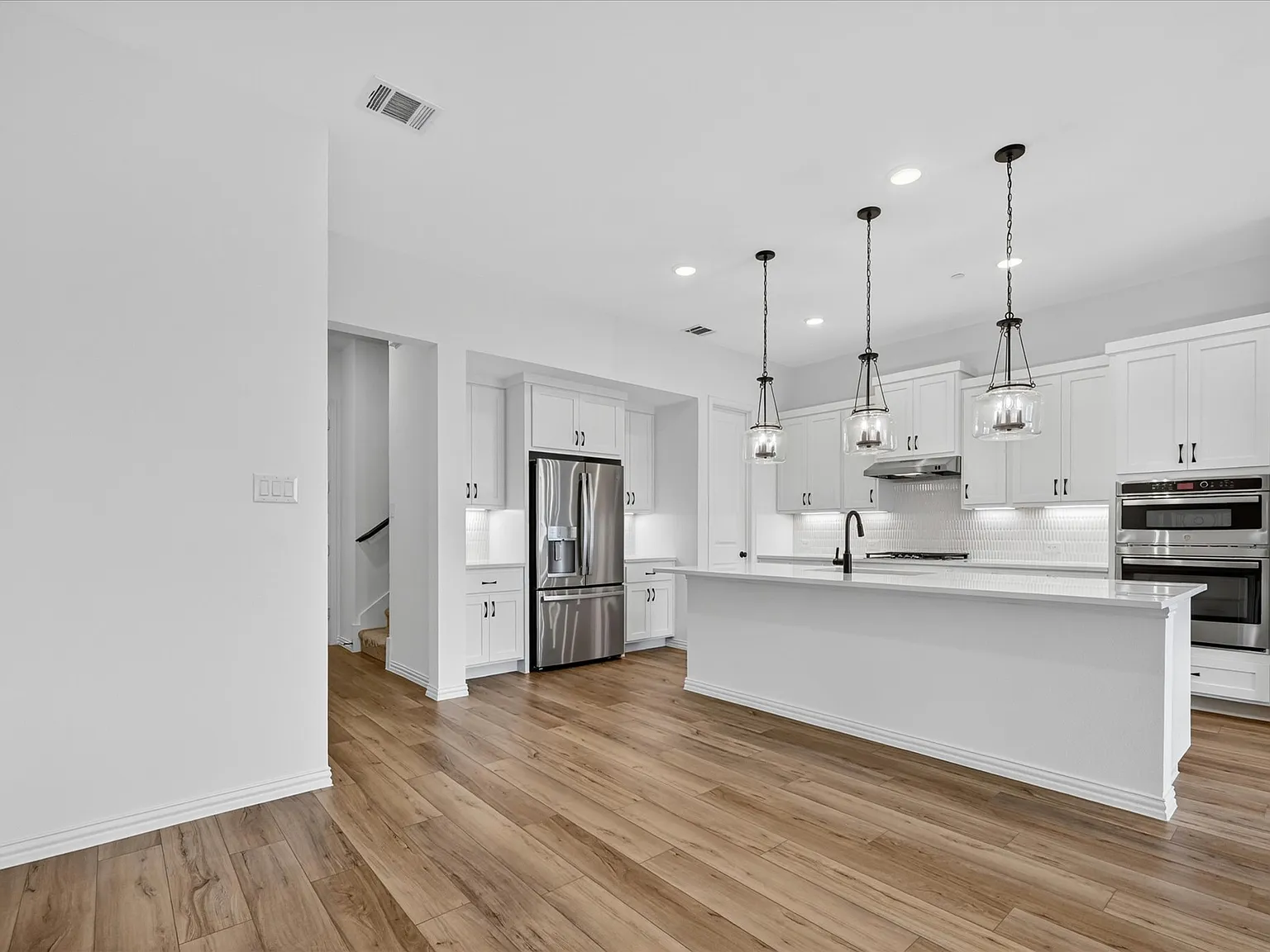 3 bed, 2.5 bath, 2057 sqft, $3,100 — Photo 4