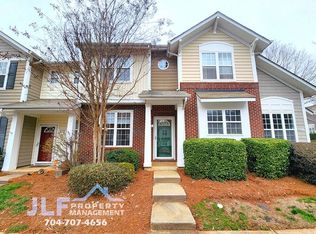 8223 Chaceview Ct, Charlotte, NC 28269