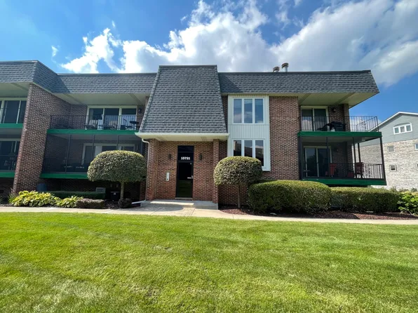 15721 Old Orchard Ct Unit 2N, Orland Park, IL 60462