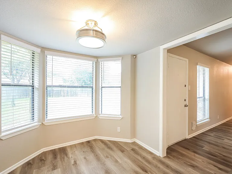 2743 Knoll Tree St — Photo 7