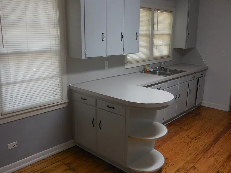 2218 W Jackson St — Photo 15