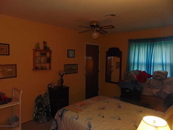 5th image of 218 Parisian Ct
