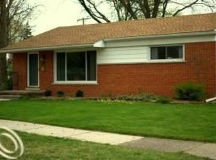 8923 Louisiana St, Livonia, MI 48150