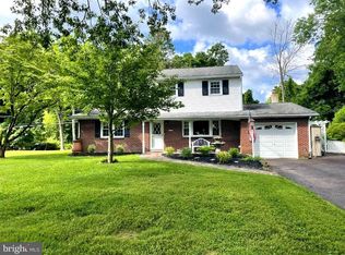 910 Bent Rd, Hatfield, PA 19440