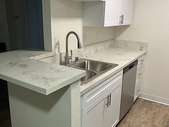 5th image of 3751 Bancroft St APT 2