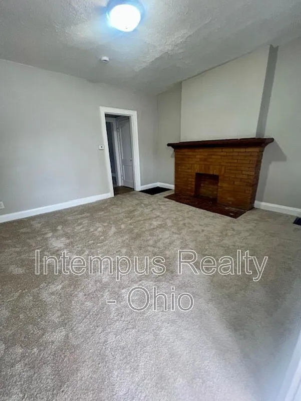2 bed, 1.0 bath, 985 sqft, $1,107 — Photo 3