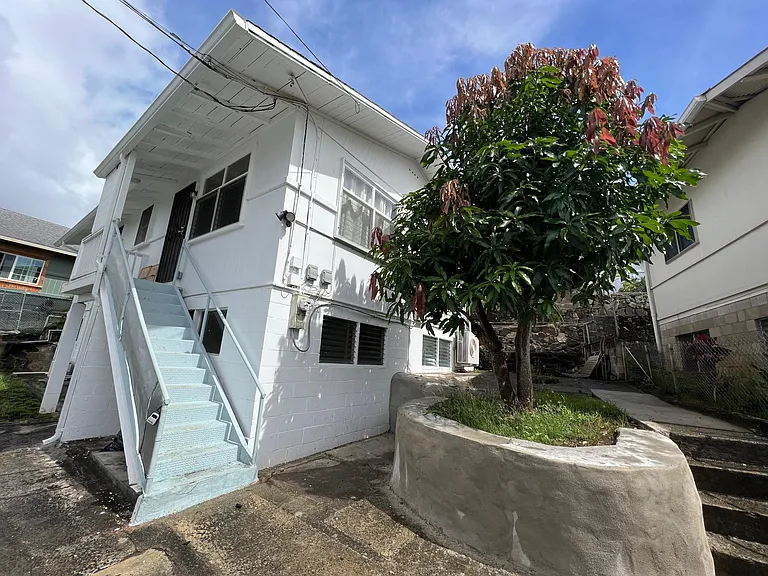 1781 Puowaina Dr — Photo 13