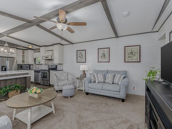 3rd image of 890 Dawn Valley Way