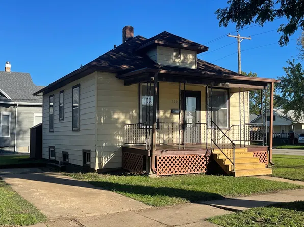 200 N Columbia Ave #1, Salina, KS 67401