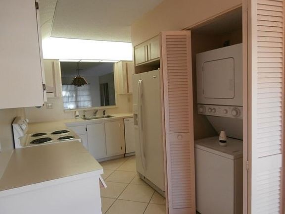 5th image of 13323 Pineapple Palm Ct APT D