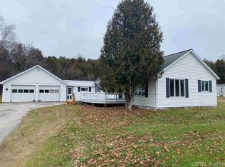 16020 Water St, Garden, MI 49835