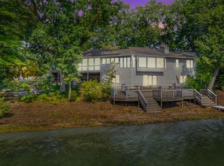 1100 E Crooked Lake Dr, Kalamazoo, MI 49009