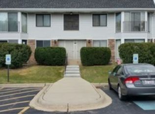 2730 Mitchell Dr APT 6, Woodridge, IL 60517