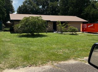 948 Lakeview Dr, Defuniak Springs, FL 32433