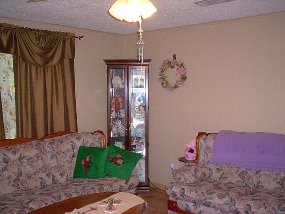 2nd image of 709 E Avenue D