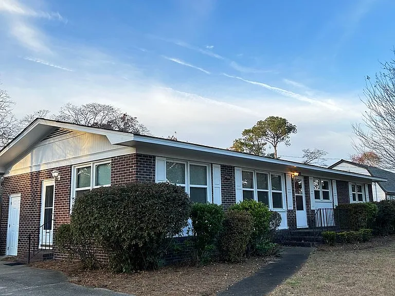 408 Lynette Dr — Photo 4