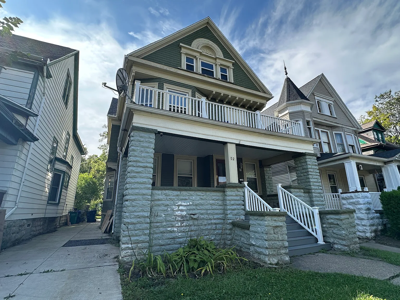 5 bed, 3466 sqft, $2,800 — Photo 1