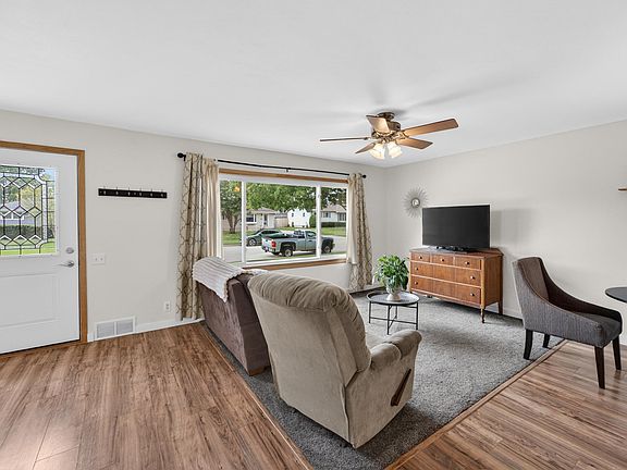 4th image of 203 Fairview Ct