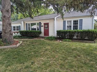 1104 S Mattis Ave, Champaign, IL 61821