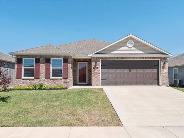 3713 S 2nd St, Rogers, AR 72758
