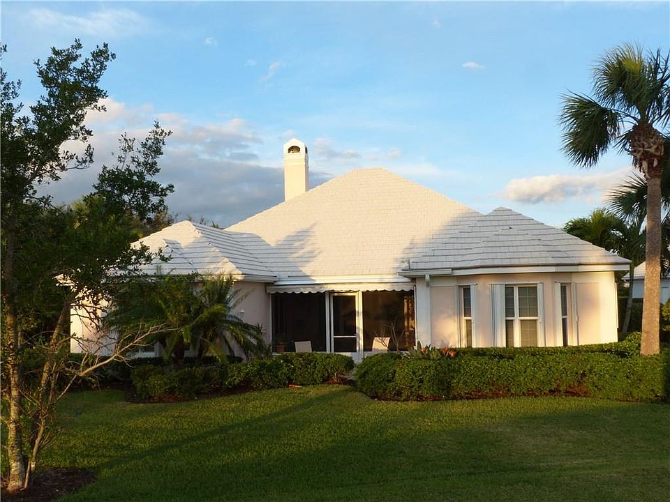 1st image of 1065 Saint James Cir