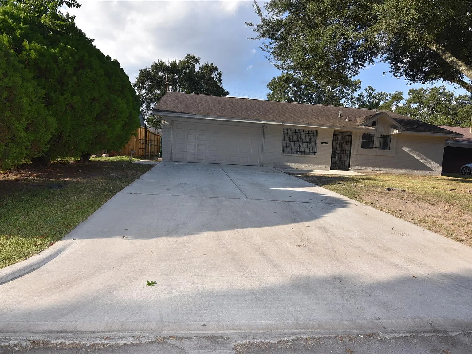 3 bed, 2.0 bath, 1762 sqft, $1,900 — Photo 1