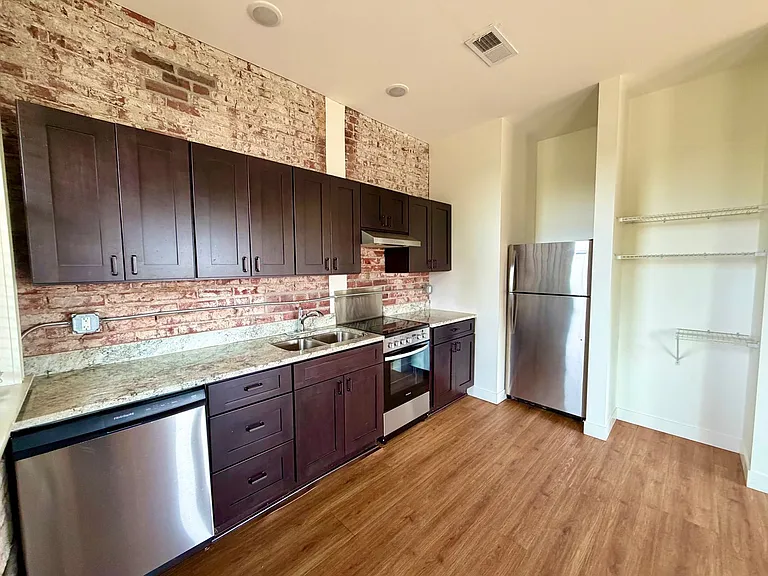 2201 Lexington Ave #D — Photo 5