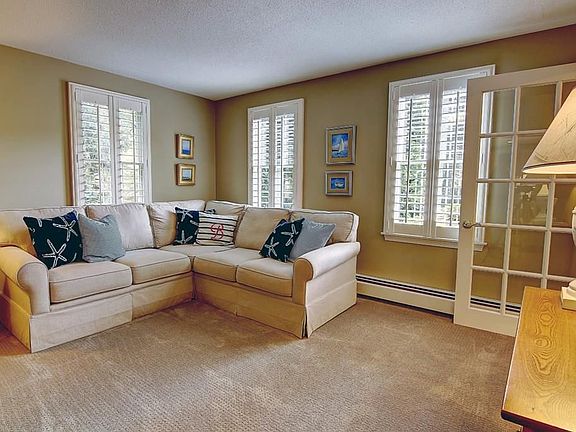 4th image of 1 White Hill Ln