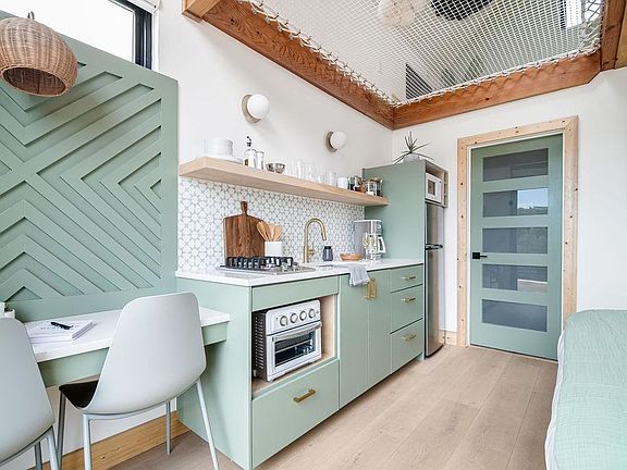 4th image of 1956 Loudon Rd