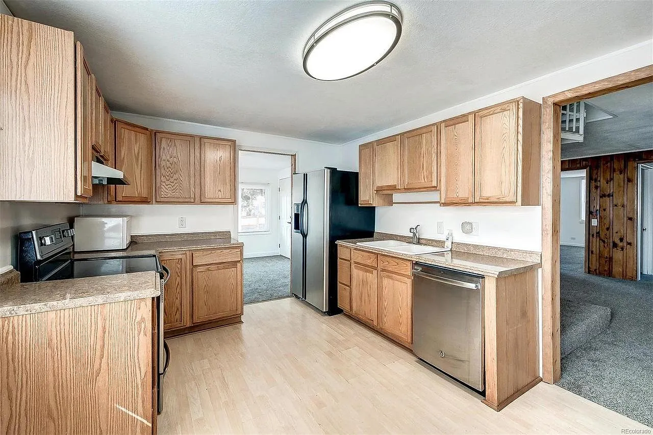 6 bed, 2400 sqft, $650 — Photo 4