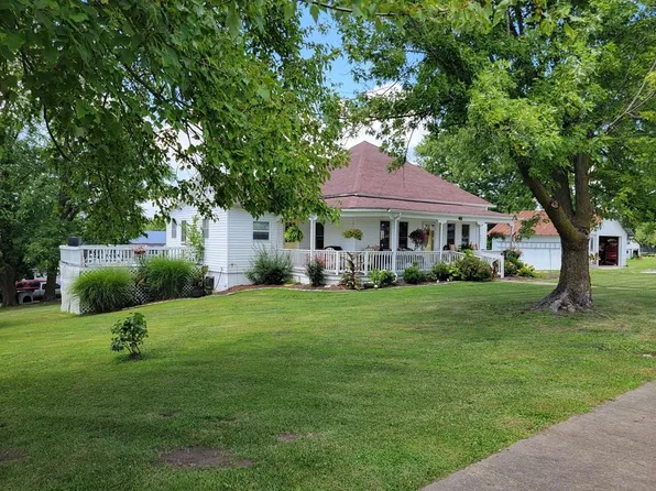 411 S Macon St, Bevier, MO 63532