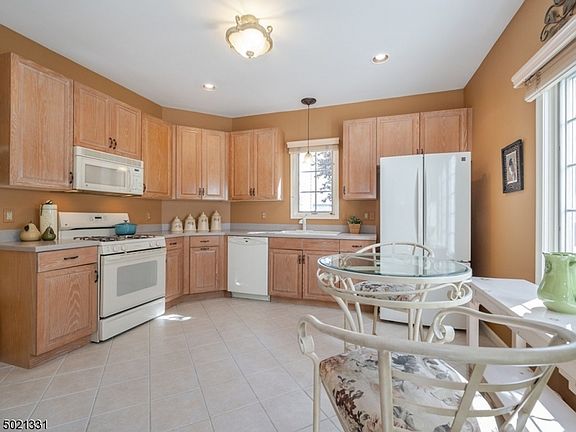 4th image of 1058 Smith Manor Blvd #30
