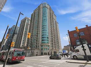 200 Rideau St #809, Ottawa, ON K1N 5Y1