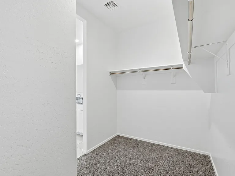 1575 E Fletcher Dr — Photo 24