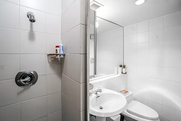 Rented by Douglas Elliman | media 24