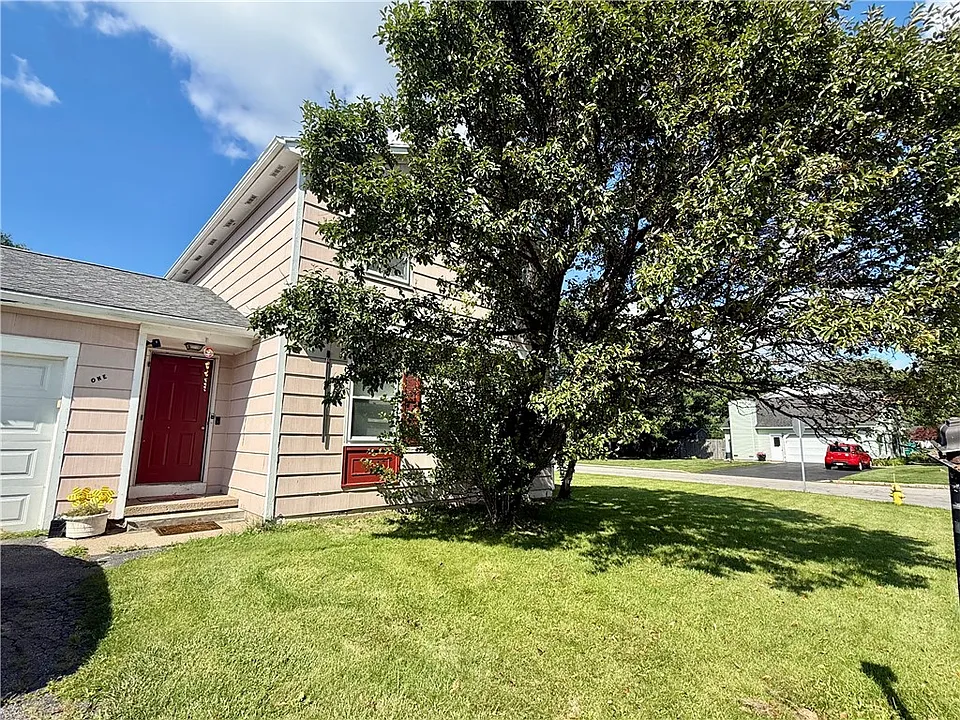 1 Woodsmeadow Ln
