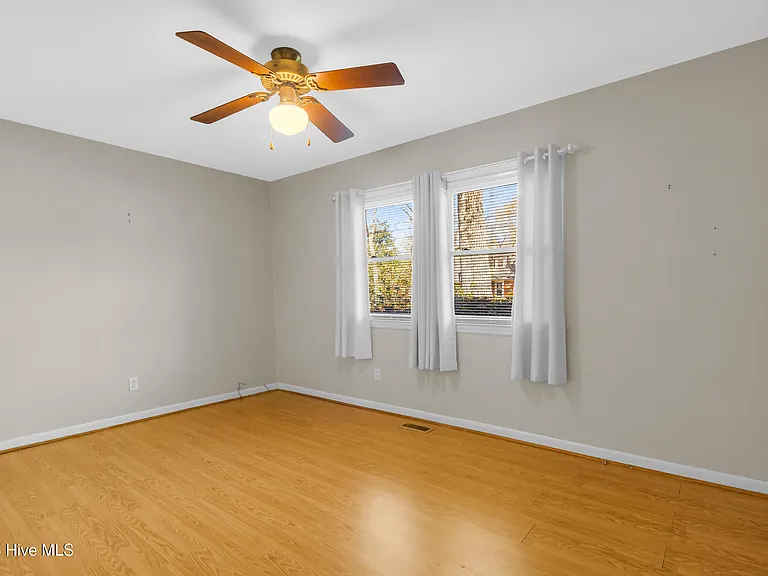 609 Edgehill Rd — Photo 20
