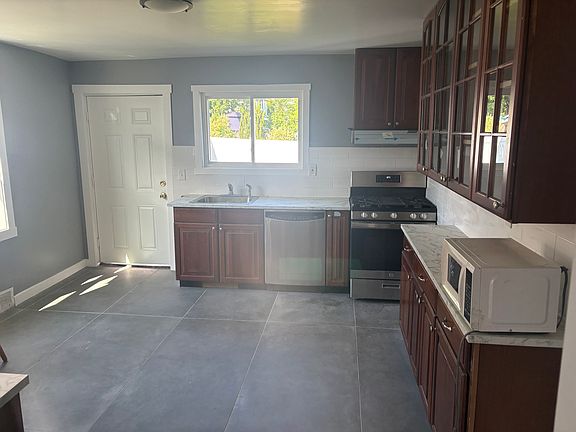 4th image of 209 S Springfield Rd