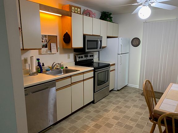 5th image of 25 Pine Ln #C1