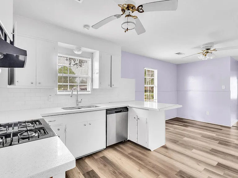 8745 Kimberly Dr — Photo 8