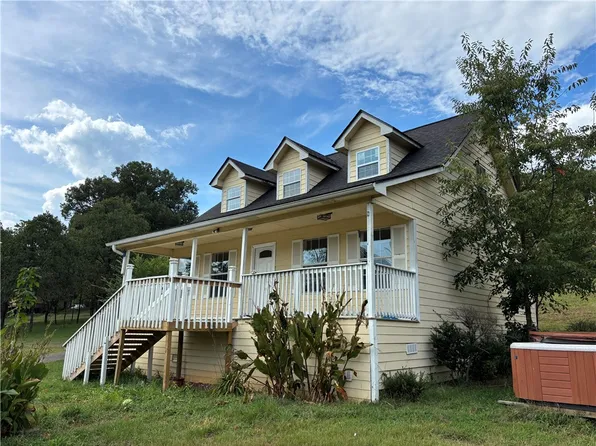 1212 E Aspen Ln, Russellville, AR 72802